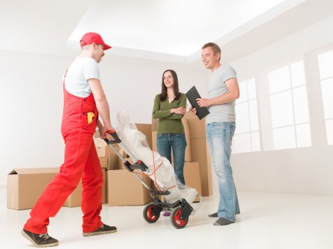 Van loading assistance for home move in Dulwich