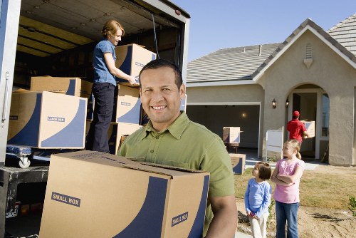 Local truck hire for transporting furniture and boxes in Dulwich